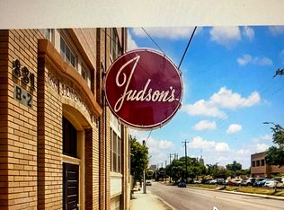 831 Flores #2212, San Antonio, TX 78204