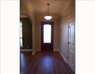 1st image of 802 E Kade