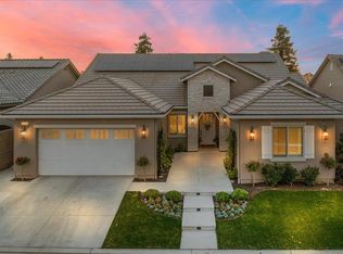 11753 N Turf Dr, Fresno, CA 93730