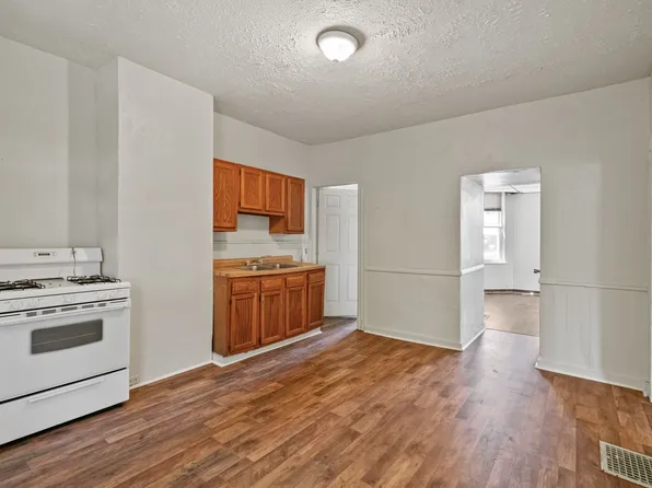 555-559 Adams Street, 555-559 Adams St #1, Rochester, PA 15074