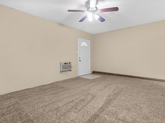 4th image of 2502 Sam Houston Dr