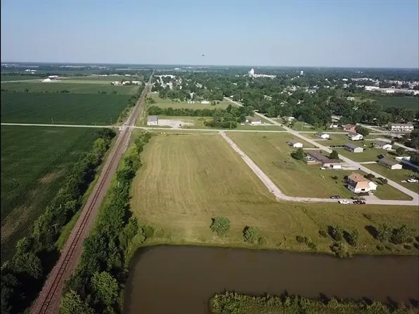 2 Yager Dr, Monroe City, MO 63456