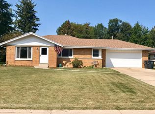 3520 W Abbott Ave, Greenfield, WI 53221
