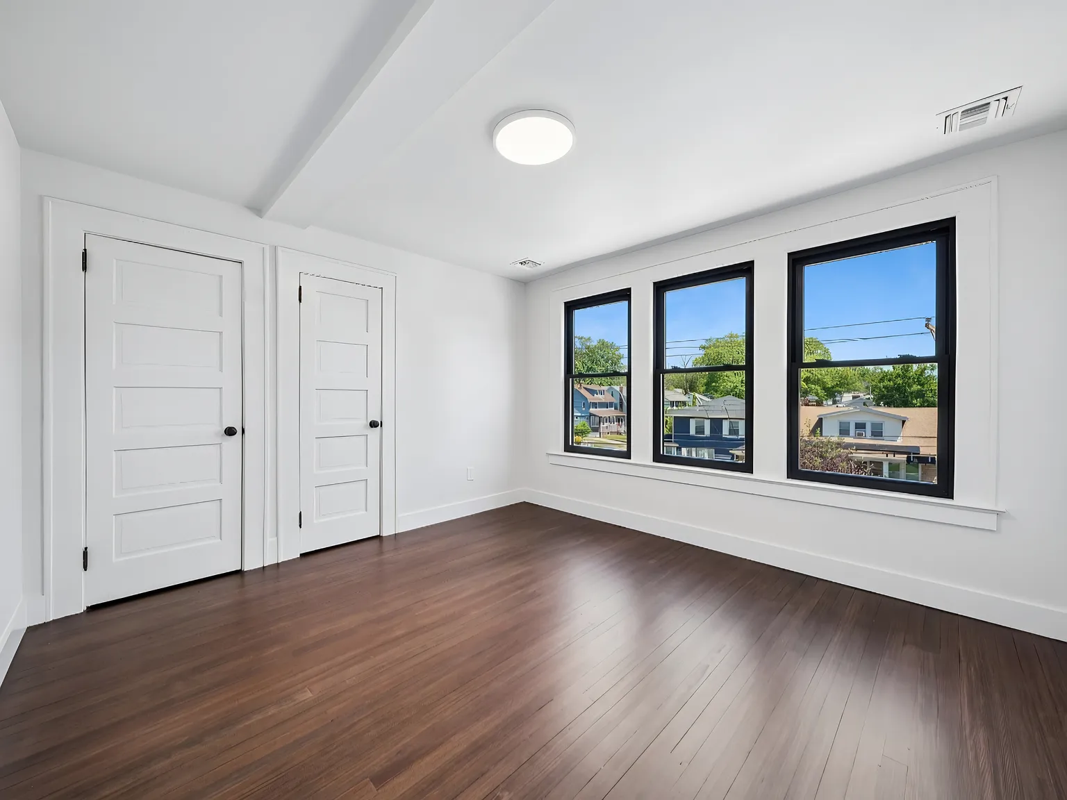 2 bed, 1100 sqft, $3,350 — Photo 2
