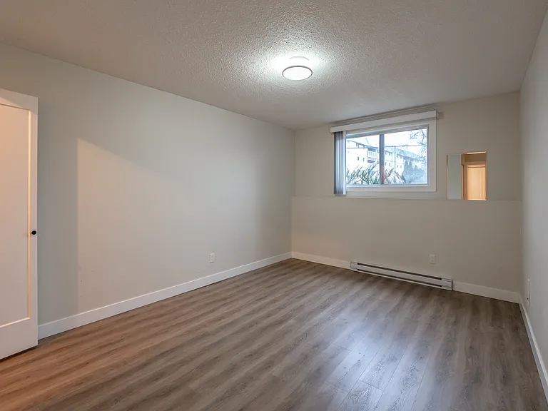 165 Edmonton Ave — Photo 3