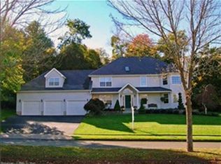 93 Cranberry Ln, Middletown, CT 06457