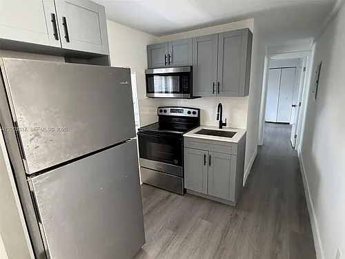 628 SW 21st Ave #2 Photo 1