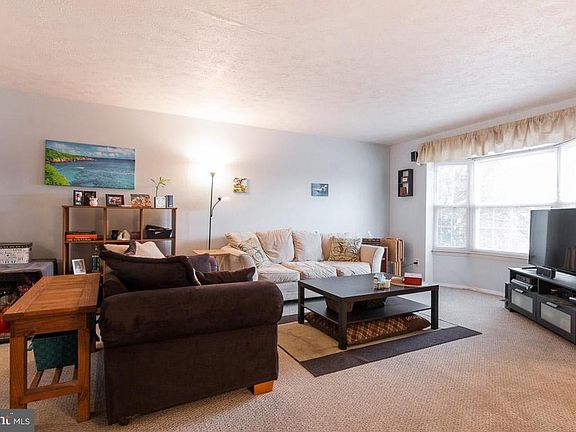 3rd image of 33 Pike Hall Pl