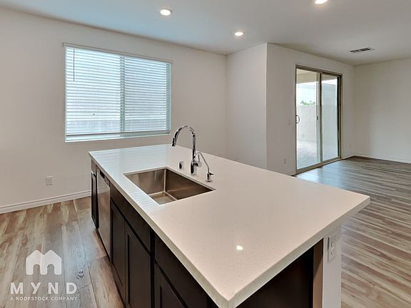 4th image of 2736 Lindsey Springs St