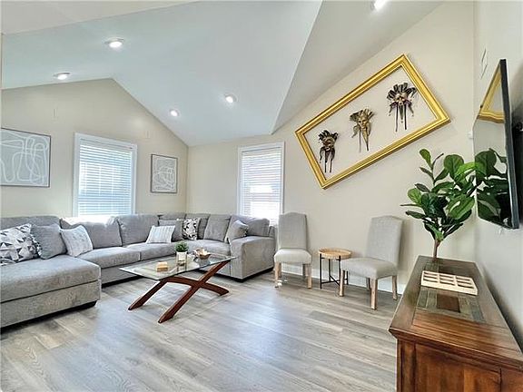 4th image of 5141 Chamberlain Dr