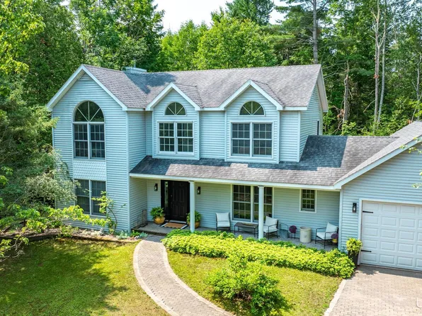 1206 Maple Ln, Houghton, MI 49931