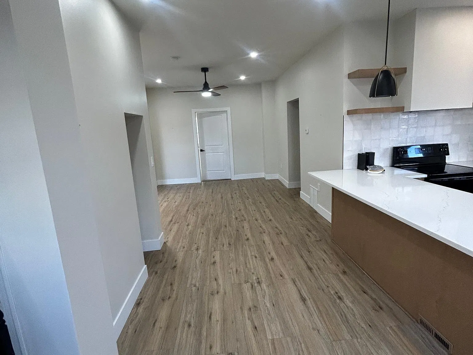 2317 Kinkel Ave — Photo 4