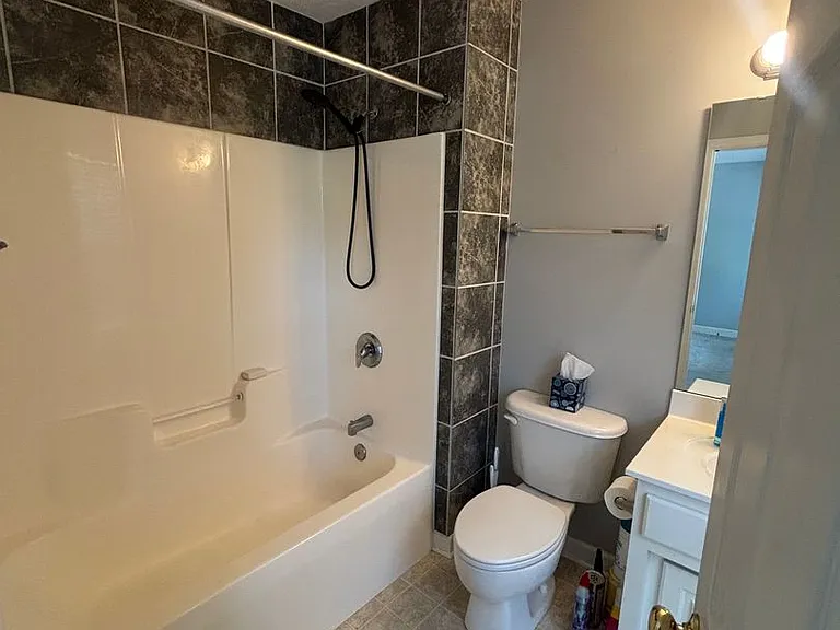 277 N Oak Ave — Photo 13