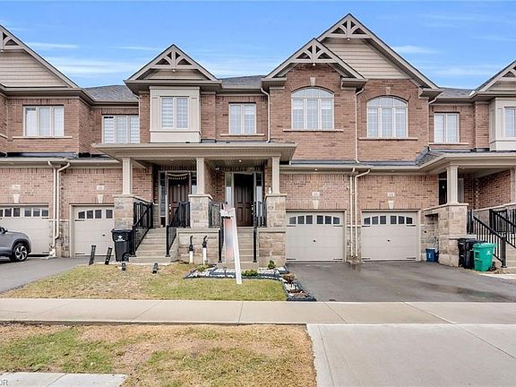 4th image of 66 Grassbourne Ave
