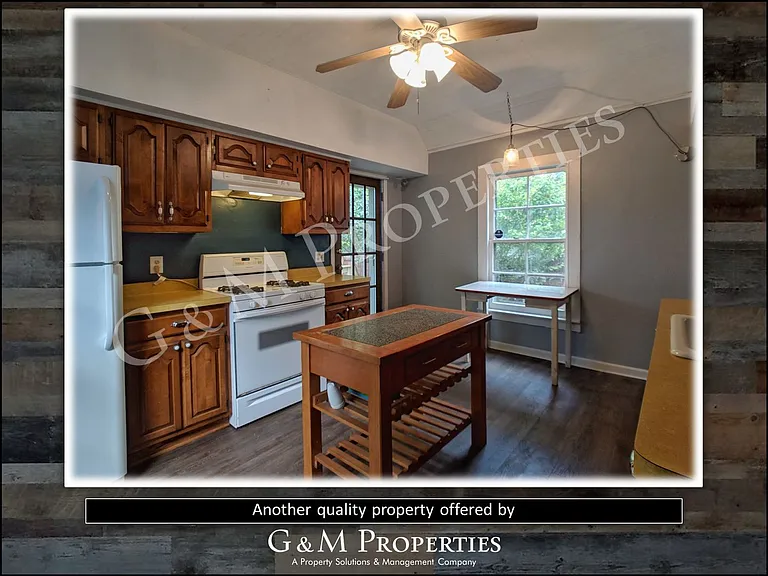 18 Hickory St — Photo 19