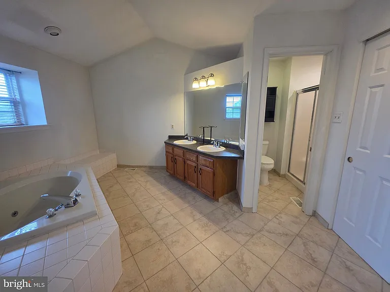 138 Persimmon St — Photo 33