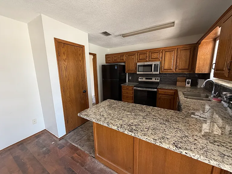 6808 Foothill Dr — Photo 13