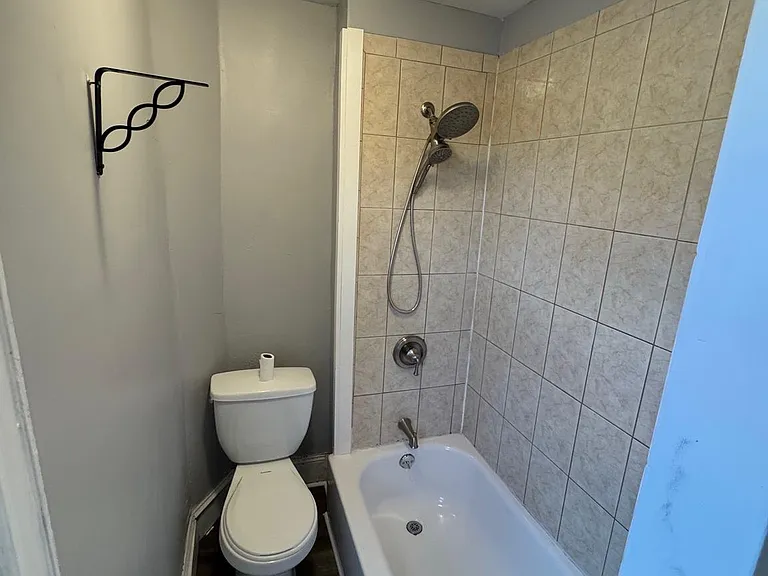729 E Haverford Rd — Photo 12