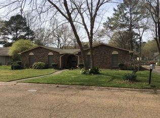 33 Crosswoods Rd, Brandon, MS 39042