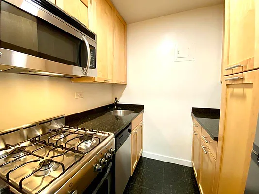 Rented by Corcoran | media 8