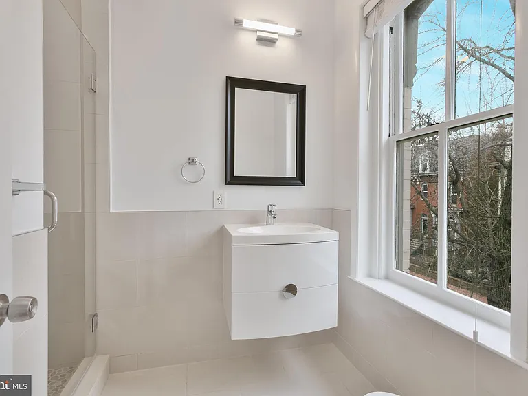 1339 Corcoran St NW — Photo 27
