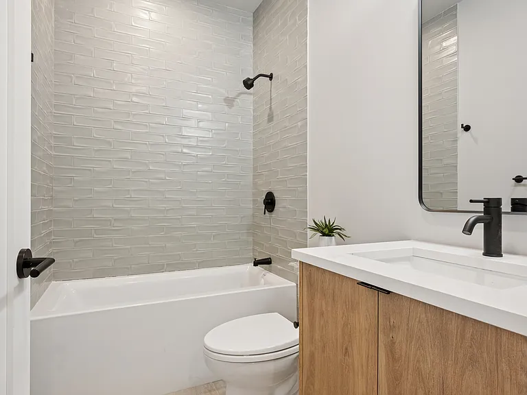 Beloit Townhomes — Photo 28