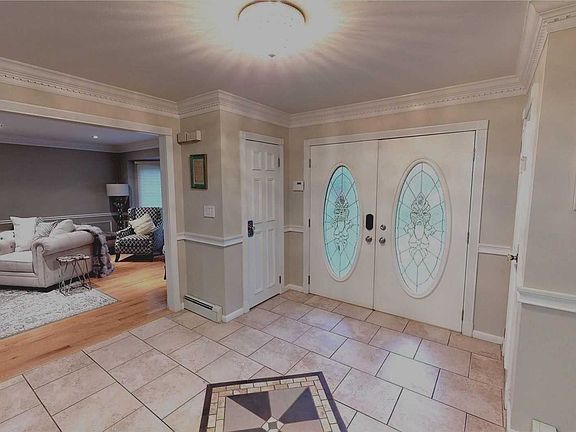 3rd image of 52 Wagon Wheel Ct