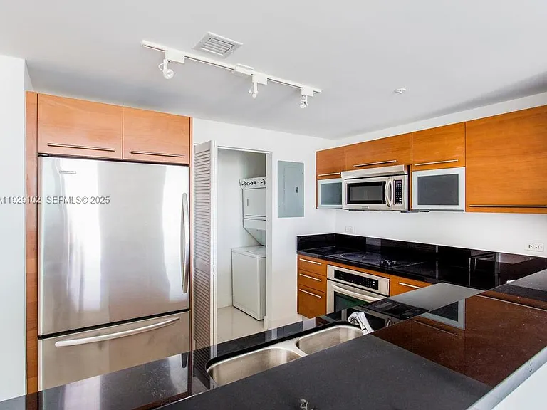244 Biscayne Blvd #2402 — Photo 5