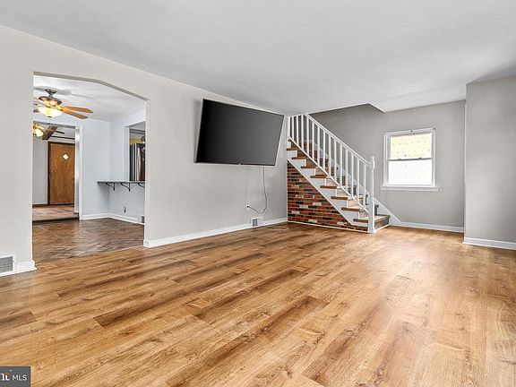 4th image of 414 Dalmas Ave