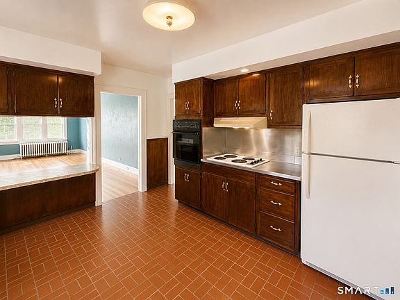 4th image of 28 Jackson St Floor 2