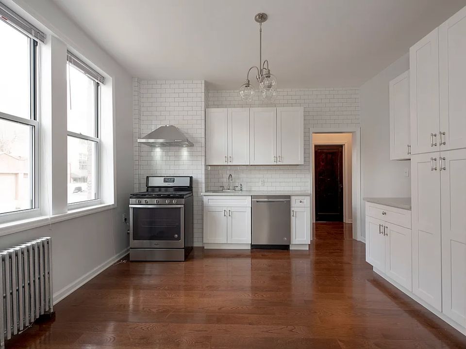 1st image of 577 Driggs Ave #1A