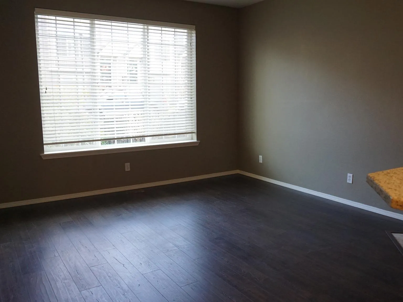 2 bed, 2.5 bath, 1485 sqft, $2,375 — Photo 2
