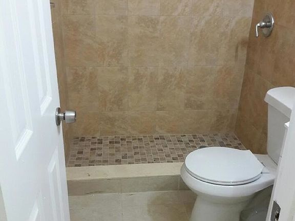 5th image of 190 NW 51st Ave