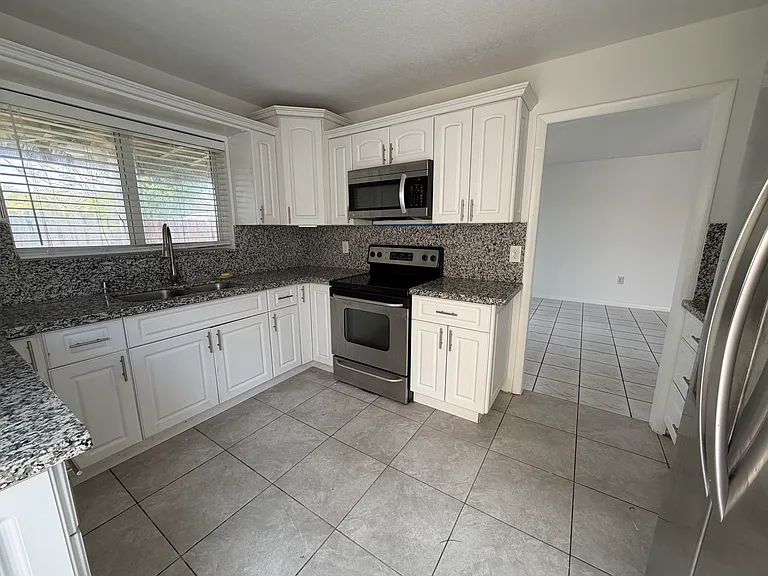 6900 SW 104th Ct — Photo 29