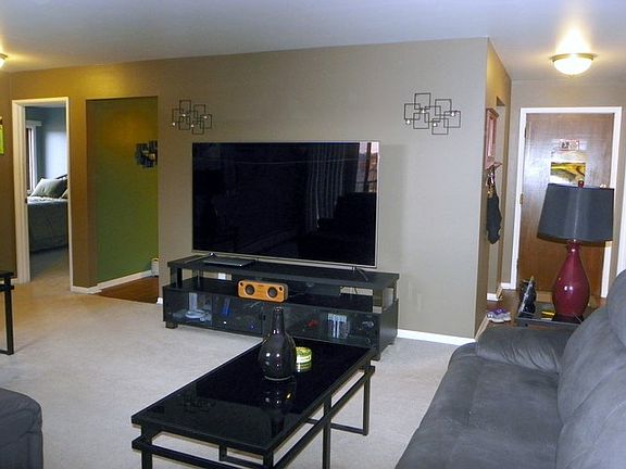 5th image of 9520 Mayfield Ave #206