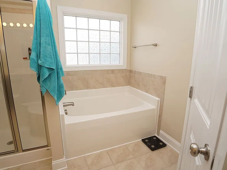 112 S Sea St — Photo 26