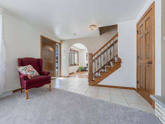 3rd image of 4734 Maple Dr