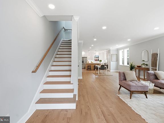 4th image of 409 Farragut St NW