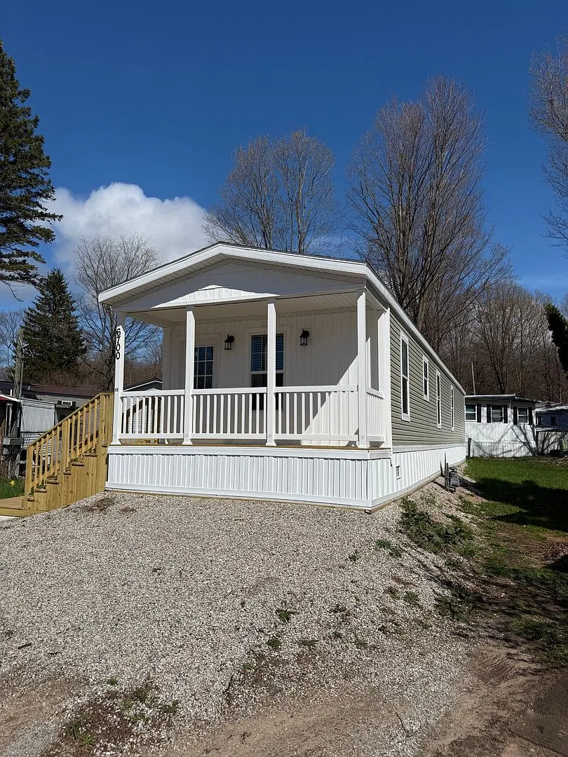 Lot 12 — Photo 1