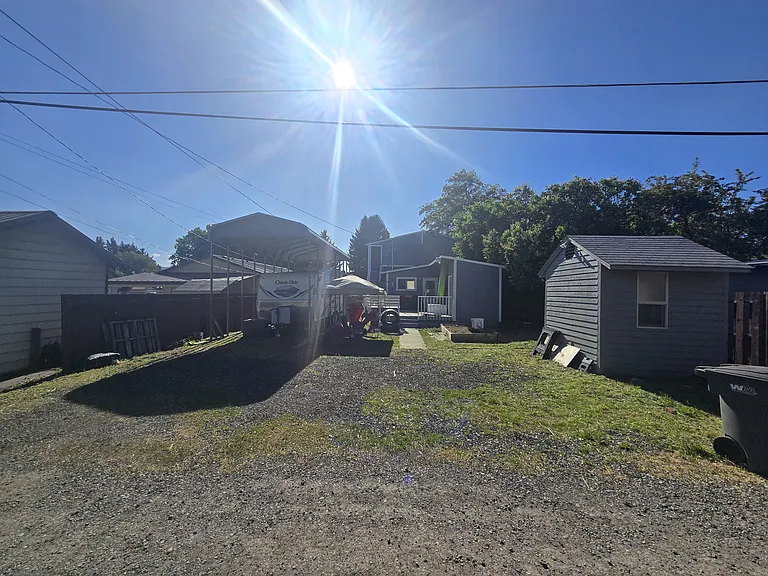 304 S Anderson St — Photo 20