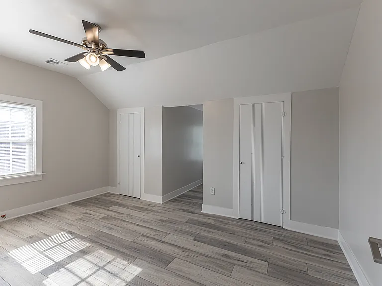 2547 SW 23rd St #UPPER — Photo 39