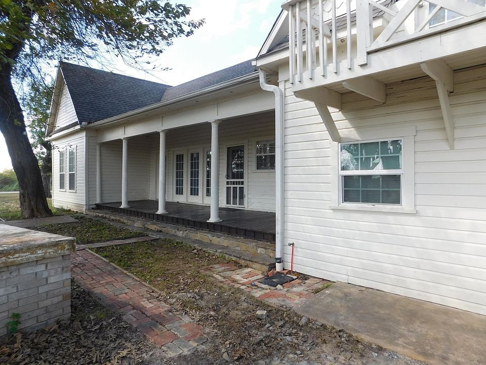 372 County Road 3250, Windom, TX 75492 Zillow