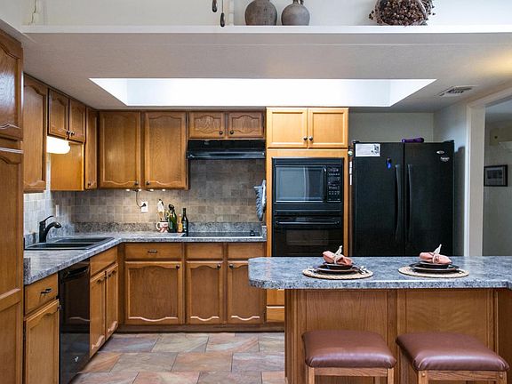 2nd image of 5070 N Camino De La Cumbre