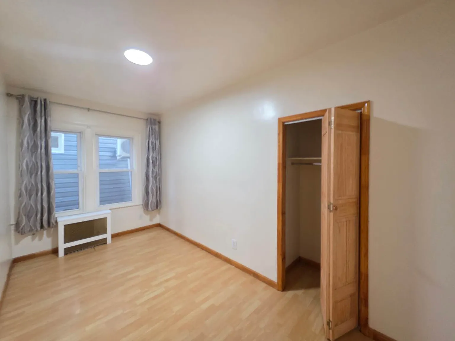 2 bed, 700 sqft, $2,600 — Photo 4