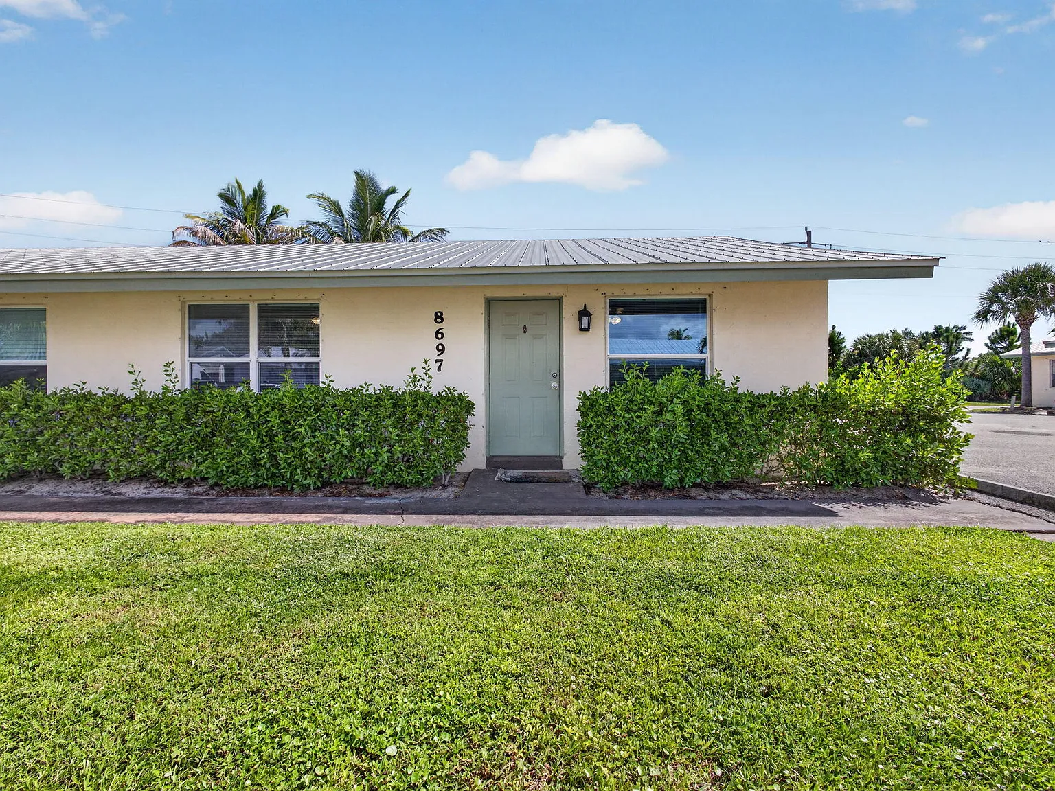 2 bed, 1.0 bath, 900 sqft, $1,800 — Photo 4