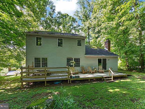 3rd image of 2371 Schaffer Rd