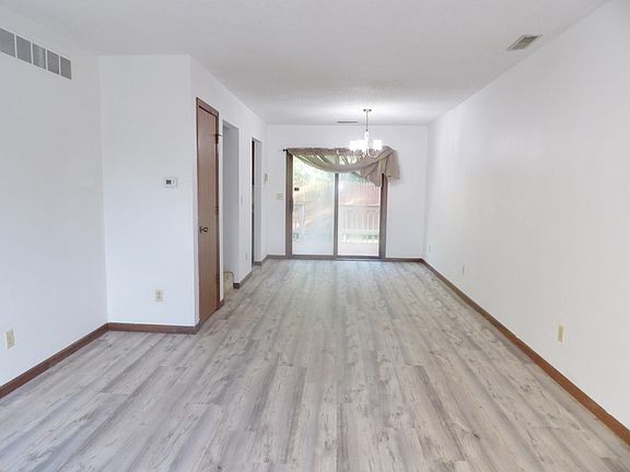 4th image of 915 Sundown Dr