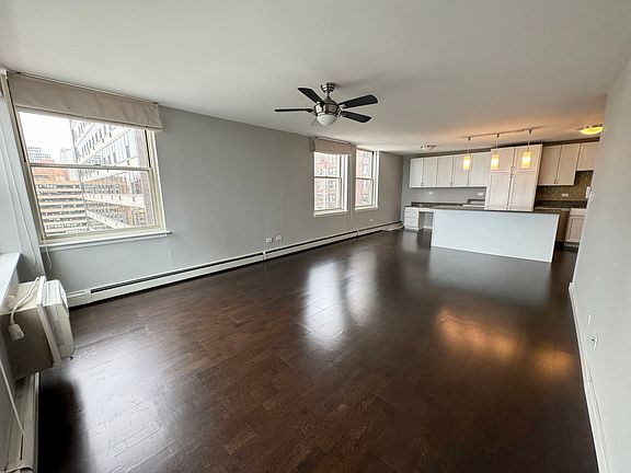 3rd image of 3033 N Sheridan Rd APT 1505