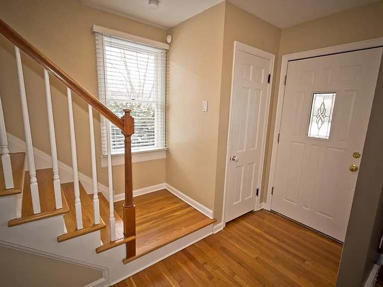 1433 Henrietta St — Photo 12