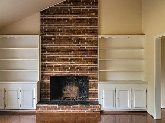 5th image of 2203 Beverly Hts
